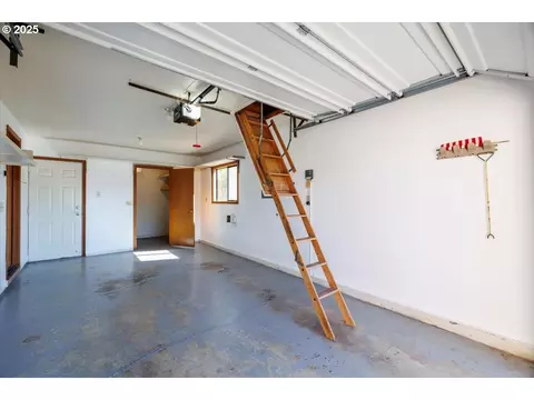 Other - 1205 E Johnson Ct, Newberg, OR 97132 photo 7 of 9
