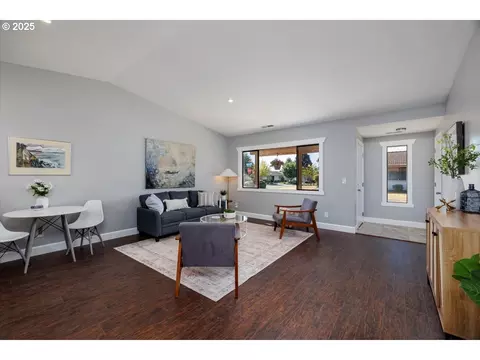Living - 1205 E Johnson Ct, Newberg, OR 97132 photo 2 of 3
