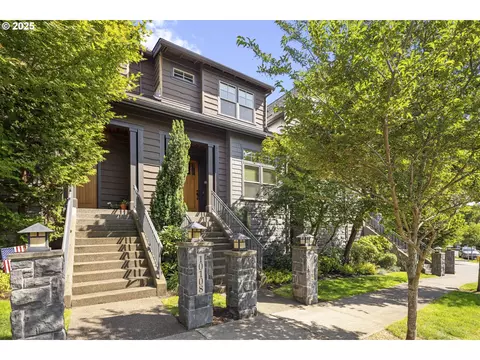 10122 SW Morrison St, Portland, OR 97225