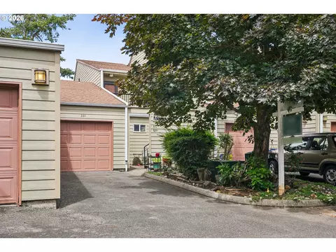 331 SE 146th Ave #18, Portland, OR 97233