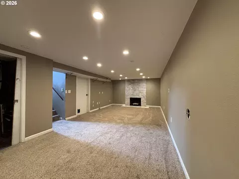 Living - 924 SW 33rd St, Pendleton, OR 97801 photo 3 of 3