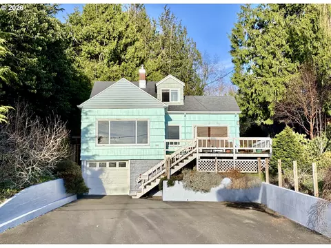 859 Glasgow Ave, Astoria, OR 97103