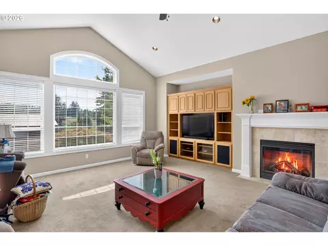 Living - 40204 Laurel St, Sandy, OR 97055 photo 2 of 4