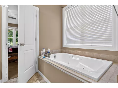 Bath - 40204 Laurel St, Sandy, OR 97055 photo 3 of 3