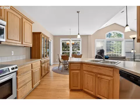 Kitchen - 40204 Laurel St, Sandy, OR 97055 photo 2 of 2