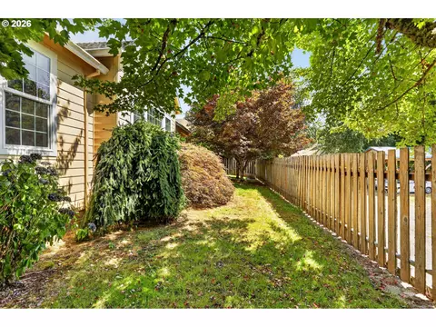 Exterior - 40204 Laurel St, Sandy, OR 97055 photo 8 of 9