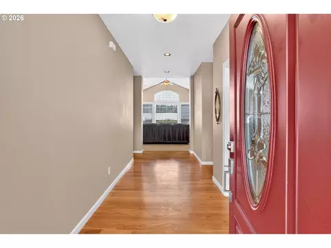 Entry Way - 40204 Laurel St, Sandy, OR 97055 photo 1 of 1