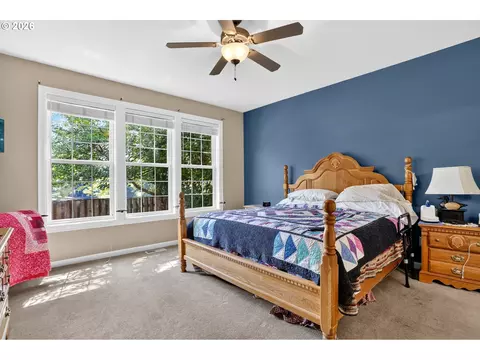 Bedroom - 40204 Laurel St, Sandy, OR 97055 photo 2 of 4