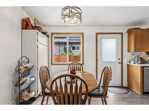 Dining - 608 SE Sumner St, Camas, WA 98607 photo 1 of 2