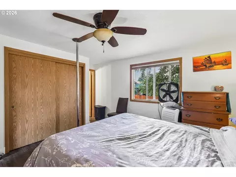 Bedroom - 608 SE Sumner St, Camas, WA 98607 photo 6 of 6
