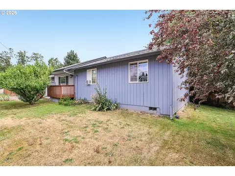 Exterior - 608 SE Sumner St, Camas, WA 98607 photo 7 of 9