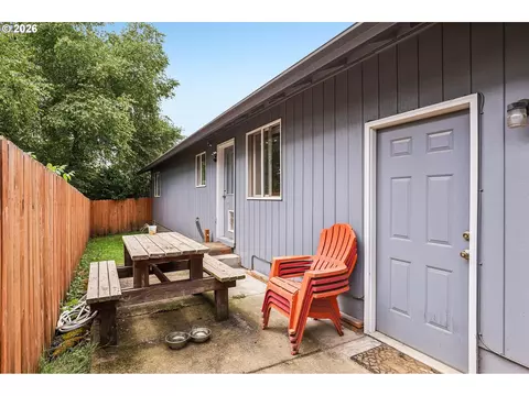 Exterior - 608 SE Sumner St, Camas, WA 98607 photo 3 of 9