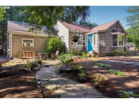 731 SW Maplecrest Dr, Portland, OR 97219