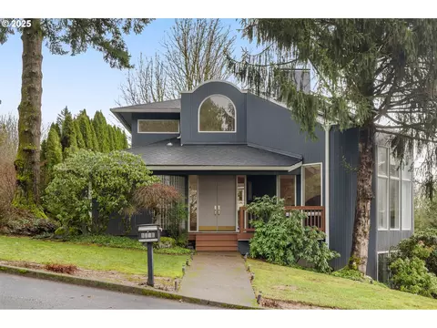 8316 NW Reed Dr, Portland, OR 97229