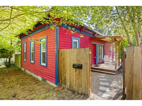 1963 Villard St, Eugene, OR 97403