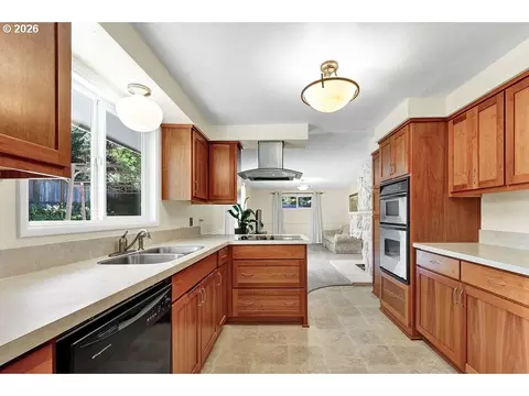 Kitchen - 3295 Potter St, Eugene, OR 97405 photo 1 of 2