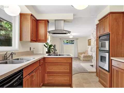 Kitchen - 3295 Potter St, Eugene, OR 97405 photo 2 of 2