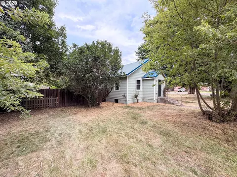 Exterior - 625 Baltimore St, Elgin, OR 97827 photo 3 of 7