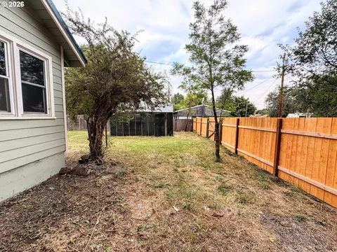 Exterior - 625 Baltimore St, Elgin, OR 97827 photo 5 of 7