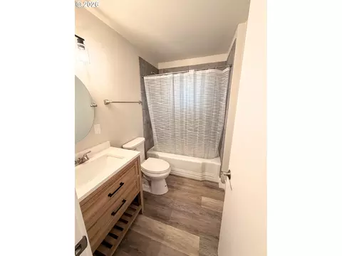 Bath - 625 Baltimore St, Elgin, OR 97827 photo 1 of 1