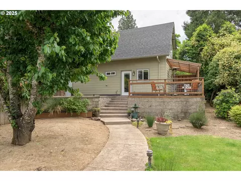 2108 Charnelton Aly, Eugene, OR 97405