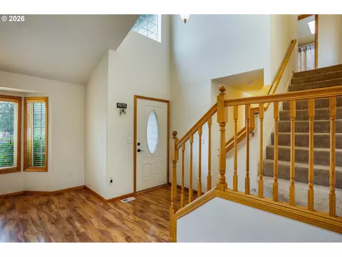 Entry Way - 239 Blue Jay Loop, Creswell, OR 97426 photo 1 of 3