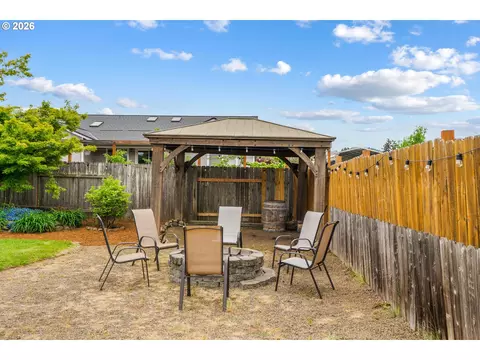 Exterior - 239 Blue Jay Loop, Creswell, OR 97426 photo 5 of 6