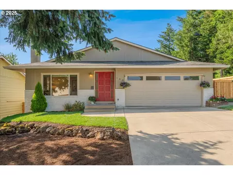 180 Nelson Ln, Gladstone, OR 97027