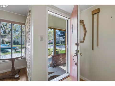 Entry Way - 1603 23rd Ave, Longview, WA 98632 photo 1 of 2