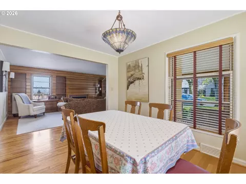 Dining - 1603 23rd Ave, Longview, WA 98632 photo 3 of 3