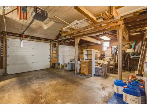 Exterior - 1603 23rd Ave, Longview, WA 98632 photo 9 of 11