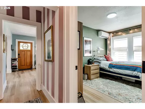 Entry Way - 1722 Olive St, Eugene, OR 97401 photo 2 of 4