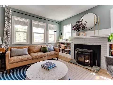 Living - 1722 Olive St, Eugene, OR 97401 photo 1 of 2