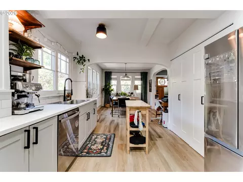 Kitchen - 1722 Olive St, Eugene, OR 97401 photo 6 of 10