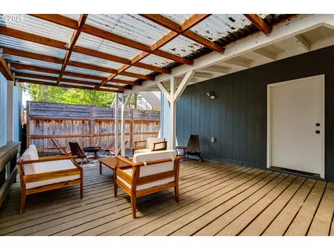 Exterior - 1722 Olive St, Eugene, OR 97401 photo 2 of 6
