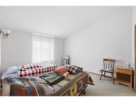 2314 Maia Loop, Springfield, OR 97477 photo 5