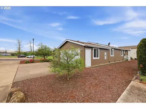 2314 Maia Loop, Springfield, OR 97477 photo 16
