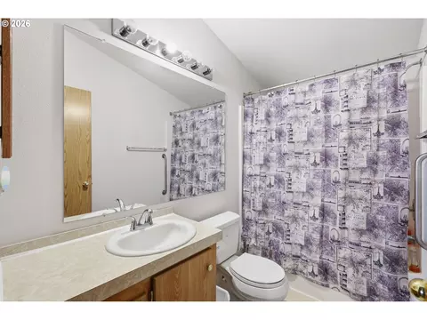2314 Maia Loop, Springfield, OR 97477 photo 12