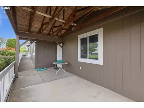 2314 Maia Loop, Springfield, OR 97477 photo 17