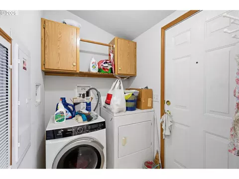 2314 Maia Loop, Springfield, OR 97477 photo 9