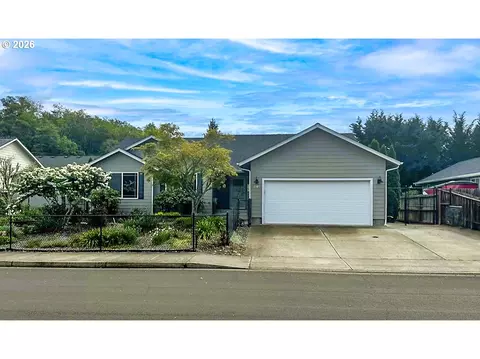 2409 SE Chinaberry Ave, Roseburg, OR 97470