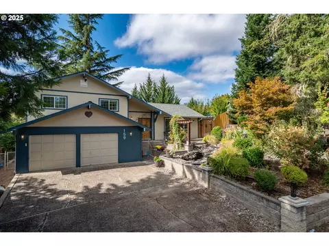 159 Live Oak Ct, Roseburg, OR 97470