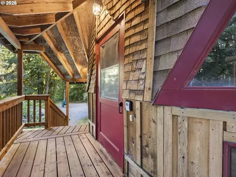 Exterior - 68080 E Maple St, Welches, OR 97067 photo 3 of 14