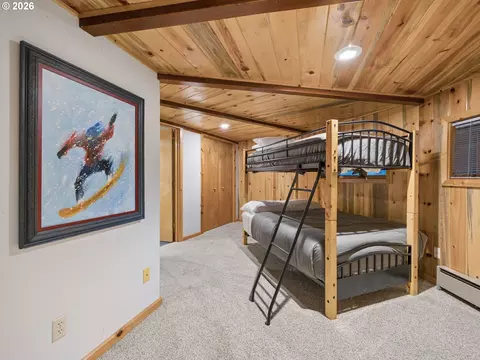 Bedroom - 68080 E Maple St, Welches, OR 97067 photo 6 of 8