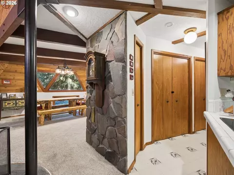 Entry Way - 68080 E Maple St, Welches, OR 97067 photo 3 of 6