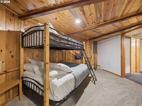 Bedroom - 68080 E Maple St, Welches, OR 97067 photo 8 of 8