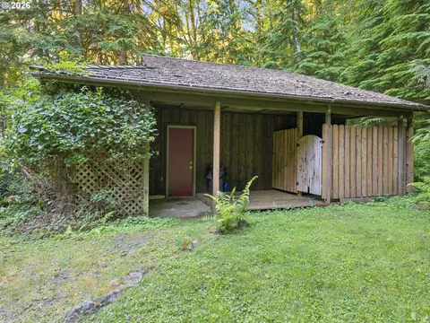 Exterior - 68080 E Maple St, Welches, OR 97067 photo 14 of 14
