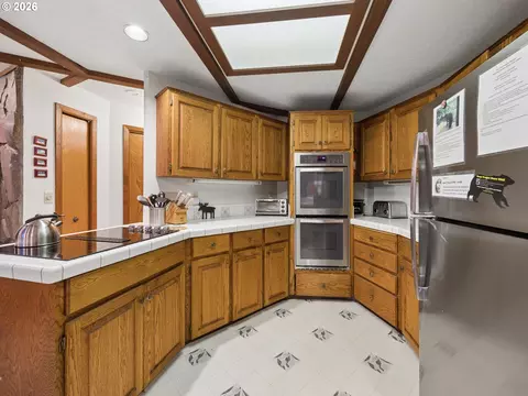 Kitchen - 68080 E Maple St, Welches, OR 97067 photo 3 of 4