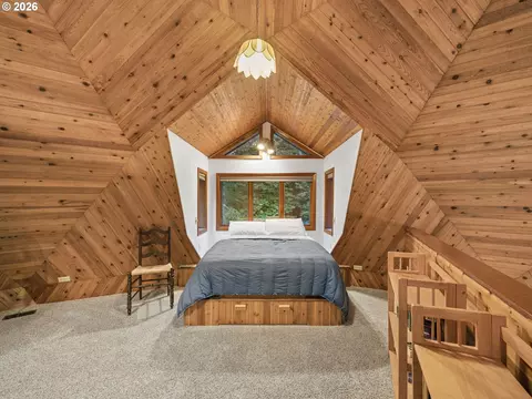 Bedroom - 68080 E Maple St, Welches, OR 97067 photo 1 of 8