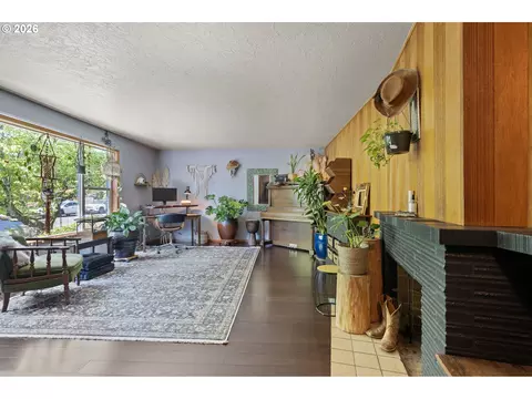 Living - 341 Hardy Ave, Eugene, OR 97404 photo 1 of 5